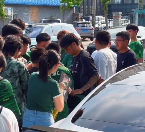 下载开云-博主：国安表现重回正轨，今日训练张稀哲、张玉宁等球员受热捧