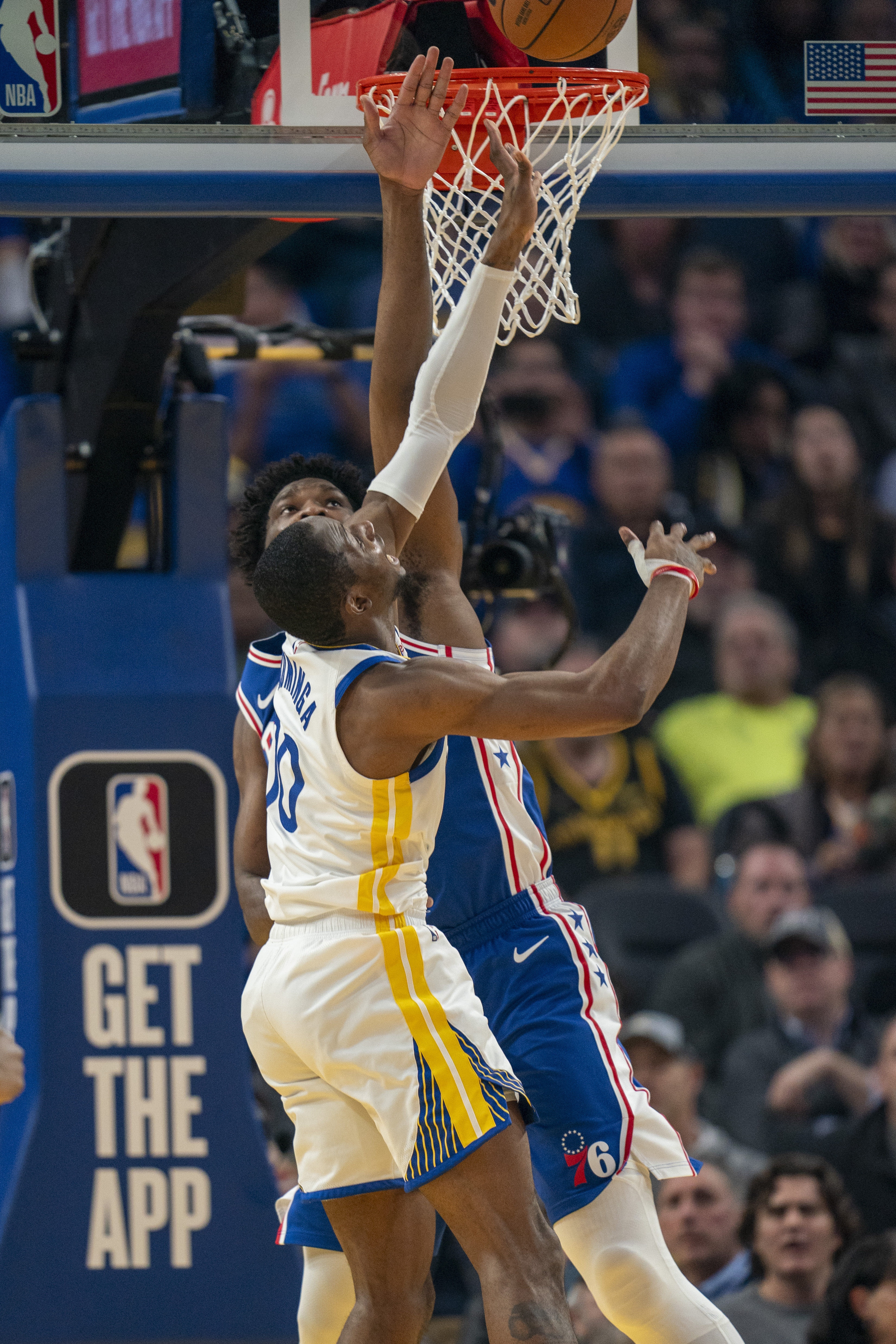 勇士队交易猜想：以库明加等筹码加两首轮签换取恩比德